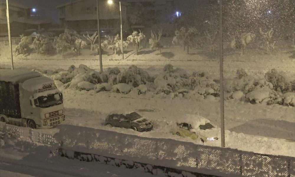 Κακοκαιρία «Ελπίδα»-Κρήτη: Απεγκλωβισμοί νεφροπαθών και τραυματιών